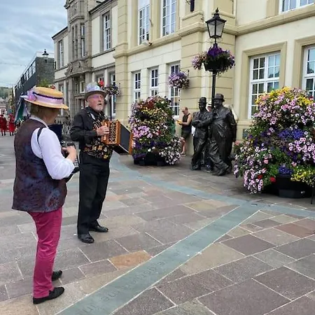 The Flat At The Crooked House *